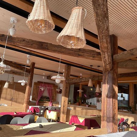 Kapriol Hotel กาสเตลโล เตซิโน ภายนอก รูปภาพ