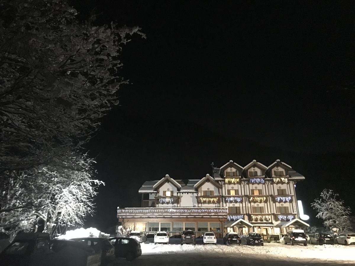 Kapriol Hotel กาสเตลโล เตซิโน ภายนอก รูปภาพ