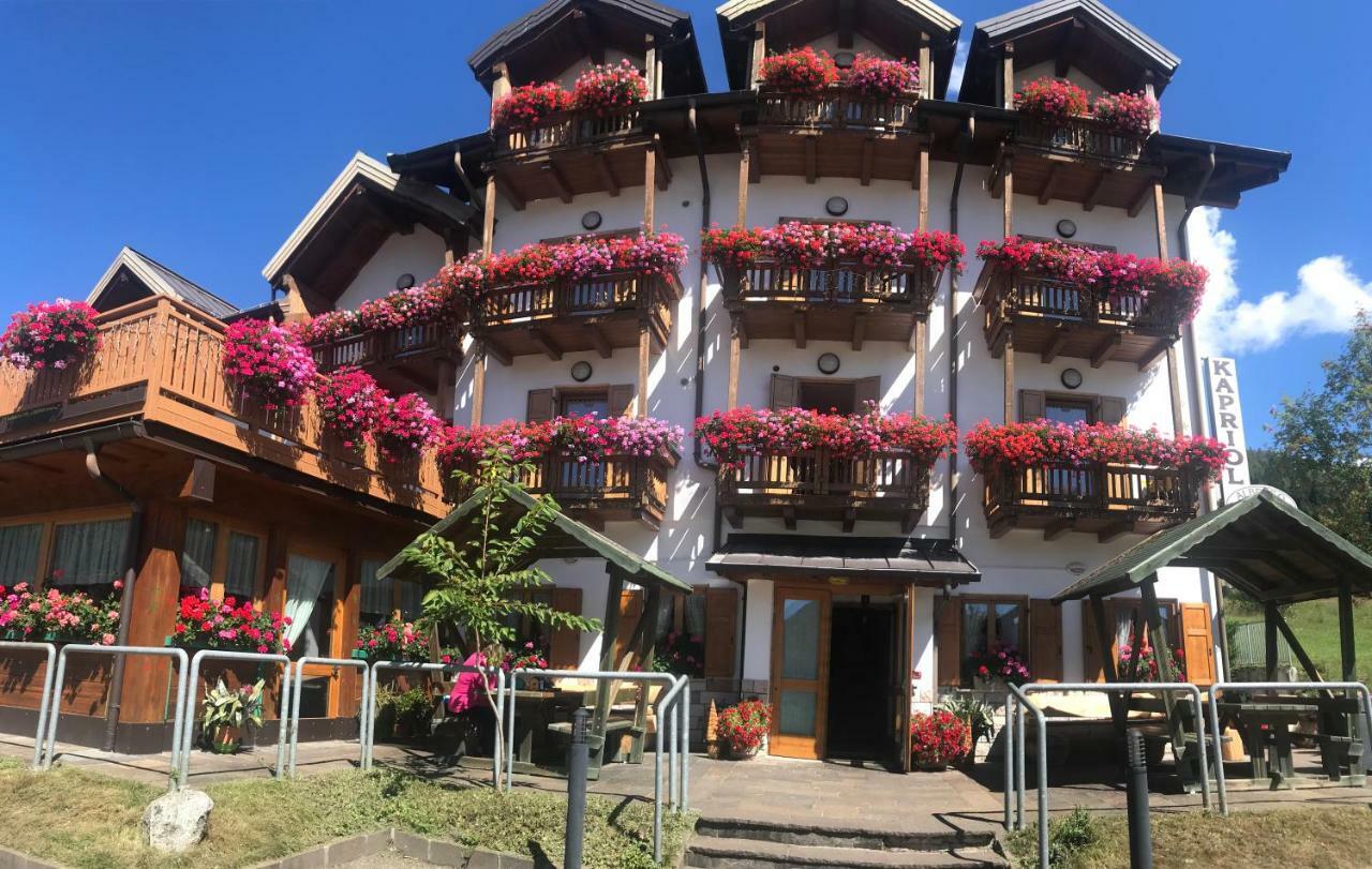 Kapriol Hotel กาสเตลโล เตซิโน ภายนอก รูปภาพ